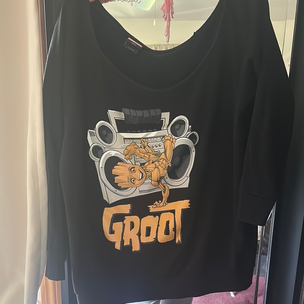 Black Groot Graphic Sweatshirt